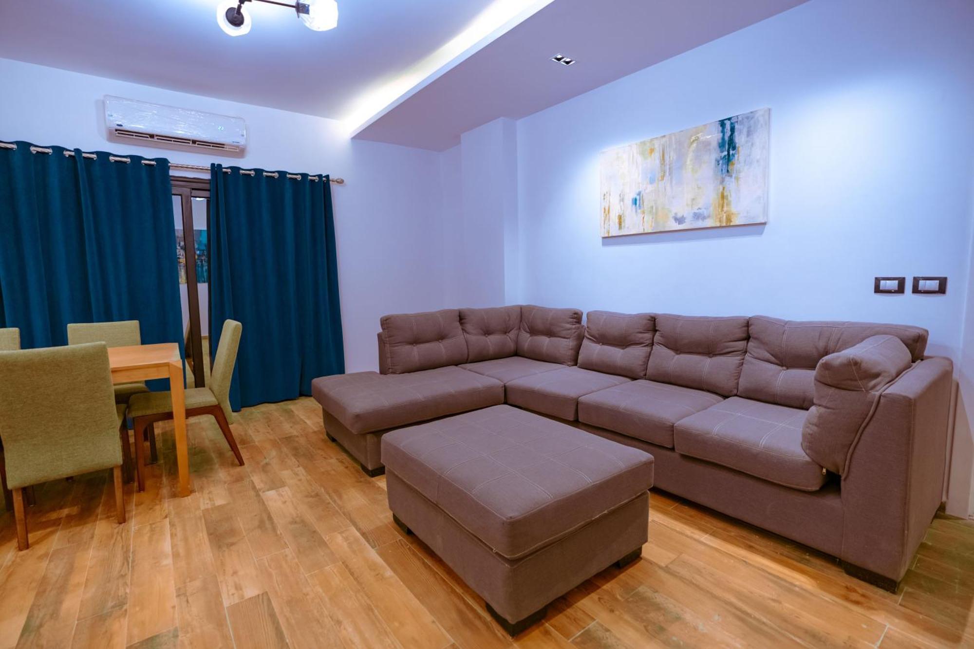 Travelholic New Cairo Residence ภายนอก รูปภาพ