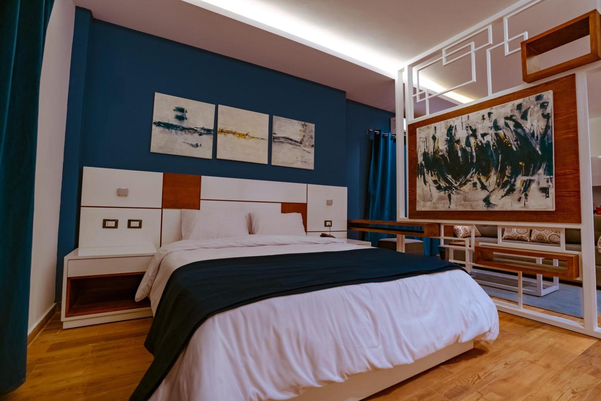 Travelholic New Cairo Residence ภายนอก รูปภาพ