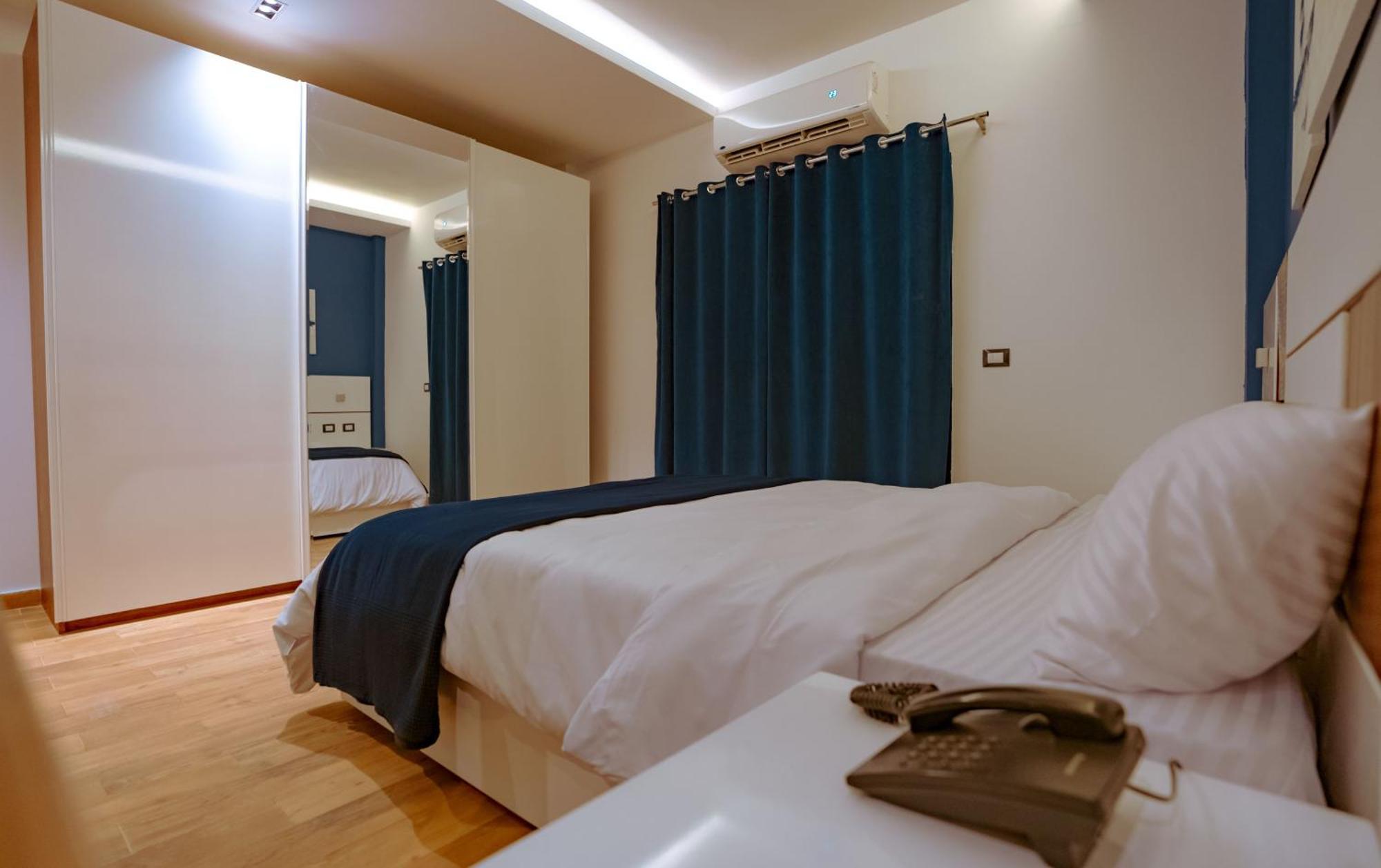 Travelholic New Cairo Residence ภายนอก รูปภาพ