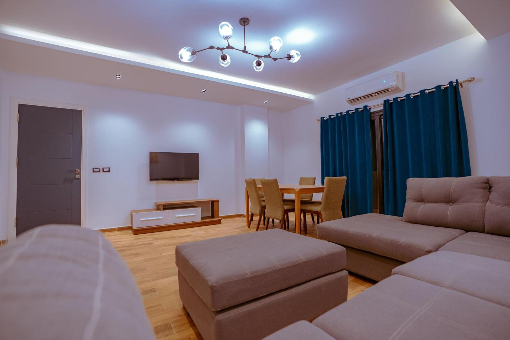 Travelholic New Cairo Residence ภายนอก รูปภาพ