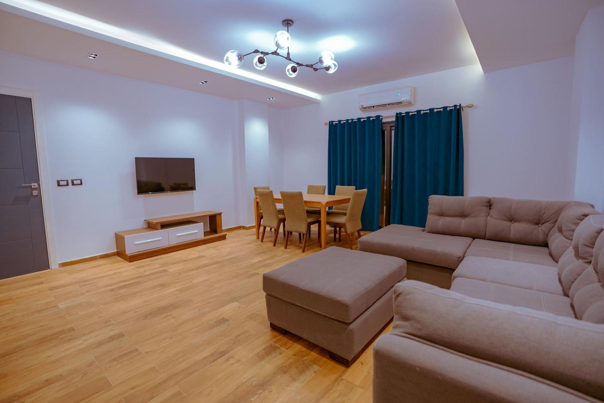 Travelholic New Cairo Residence ภายนอก รูปภาพ